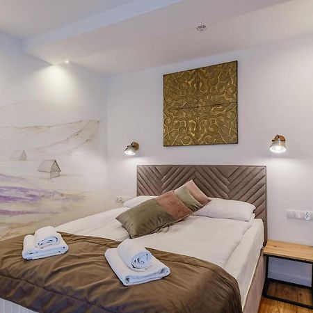 Rezydencja Ornak 5 - Stylowe Apartamenty Z Balkonami I Jacuzzi, 5 Min Pieszo Do Krupowek, Izby Podhalanskie Zakopane Exterior foto