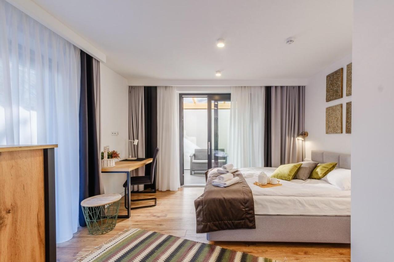 Rezydencja Ornak 5 - Stylowe Apartamenty Z Balkonami I Jacuzzi, 5 Min Pieszo Do Krupowek, Izby Podhalanskie Zakopane Exterior foto